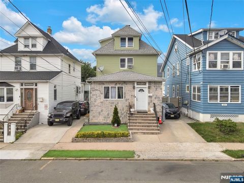Photo of 269271 18th Avenue, Paterson, NJ 07504 (MLS # 26018259)