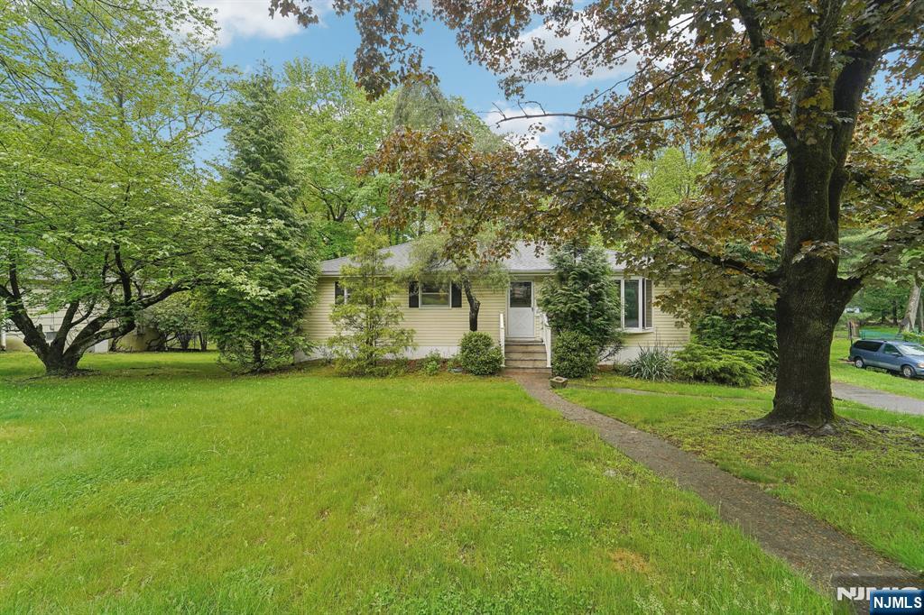 Rental Property at 953 Franklin Turnpike, Allendale, New Jersey - Bedrooms: 4 
Bathrooms: 2 
Rooms: 7  - $5,000 MO.