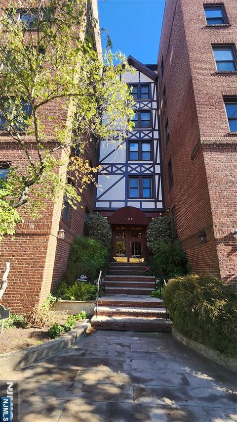 Photo of 109 Grand Ave #1C, Englewood, NJ 07631 (MLS # 25037710) Photo of 109 Grand Ave #1C, Englewood, NJ 07631 (MLS # 25037710)