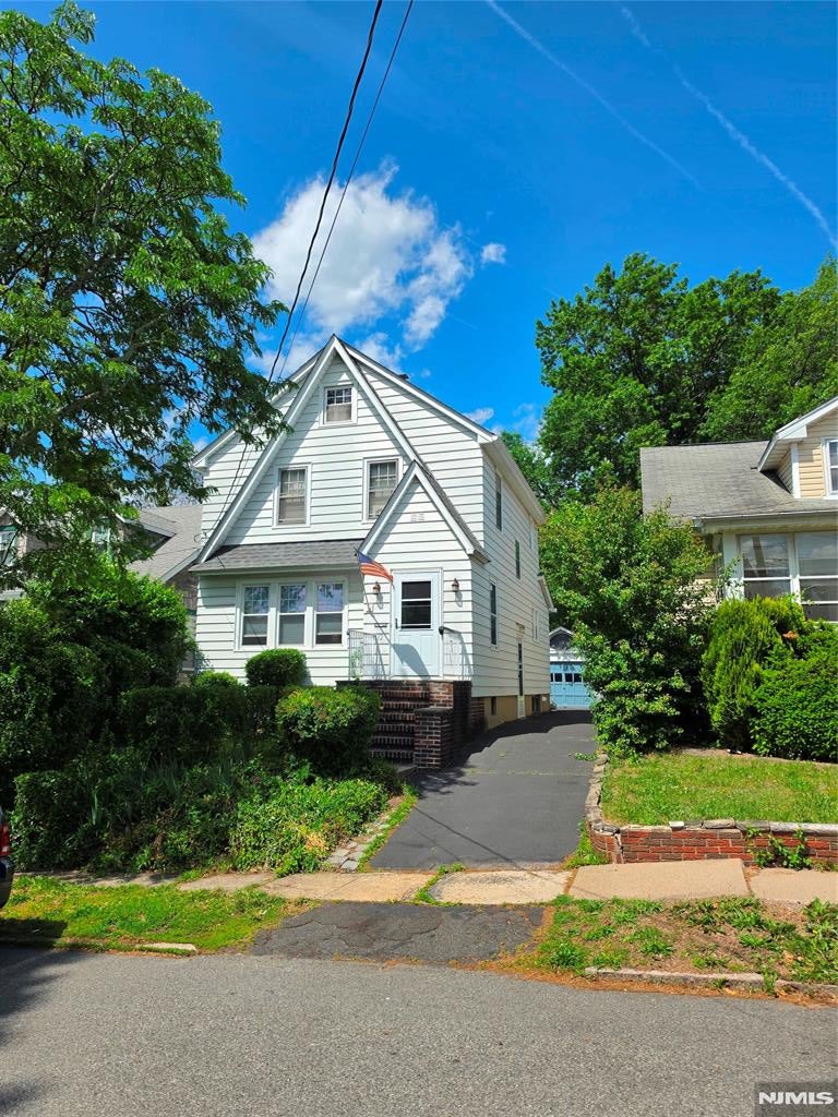 12 Brook Place
