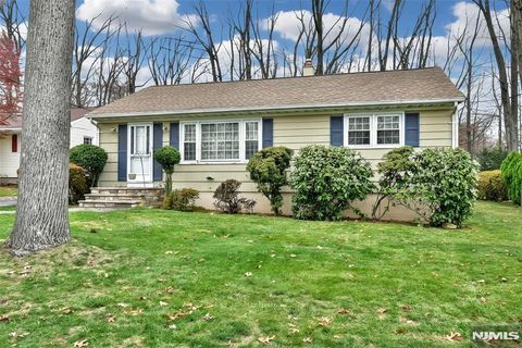 61 Mackay Avenue Waldwick NJ 07463