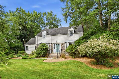 Photo of 419 Sicomac Avenue, Wyckoff, NJ 07481 (MLS # 26025579)