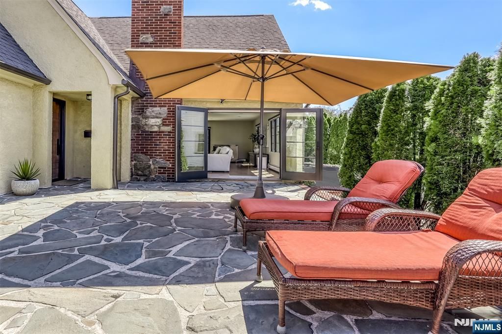 Photo of 11 Ashton Place, Glen Rock, NJ 07452 (MLS # 26011554)