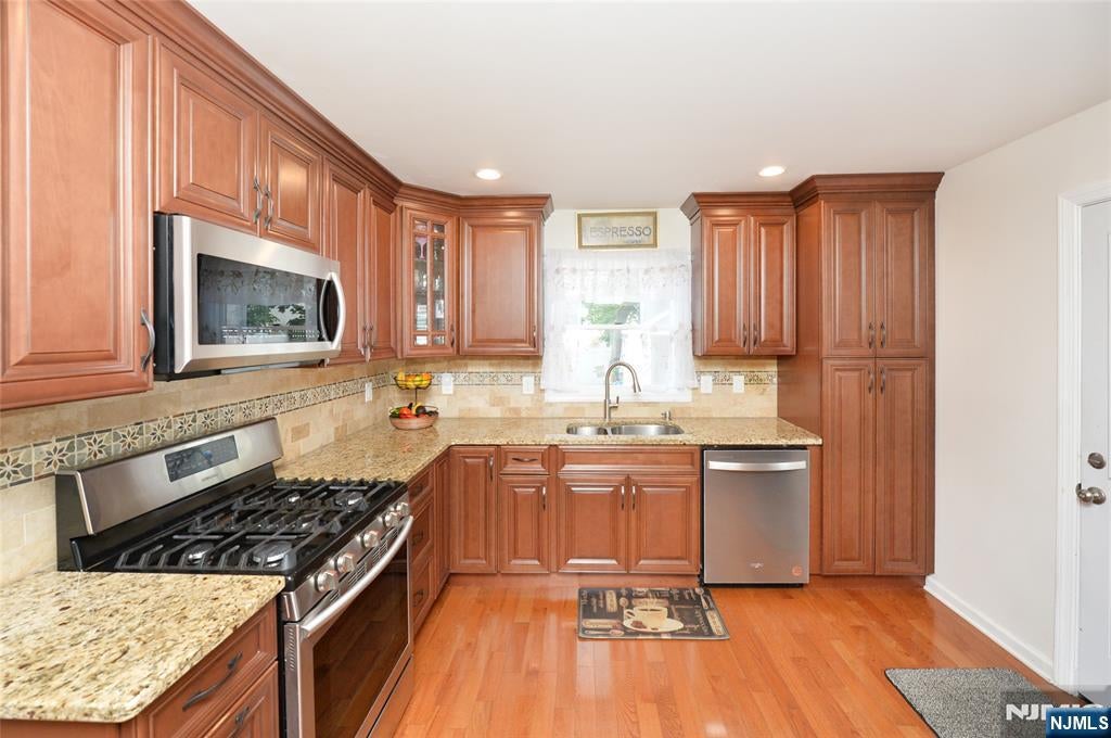 56 Schuyler Avenue