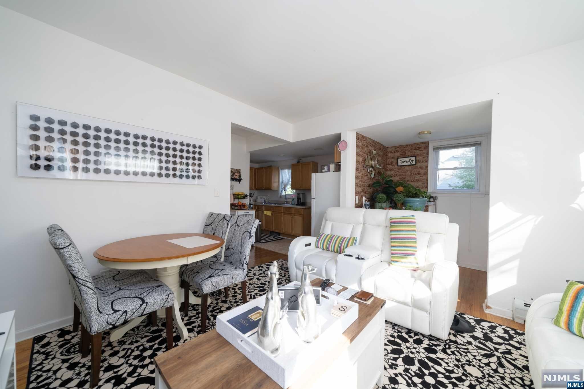 Englewood, New Jersey 07631, United States, 4 Bedrooms Bedrooms, ,2 BathroomsBathrooms,Residential,Pending,40150