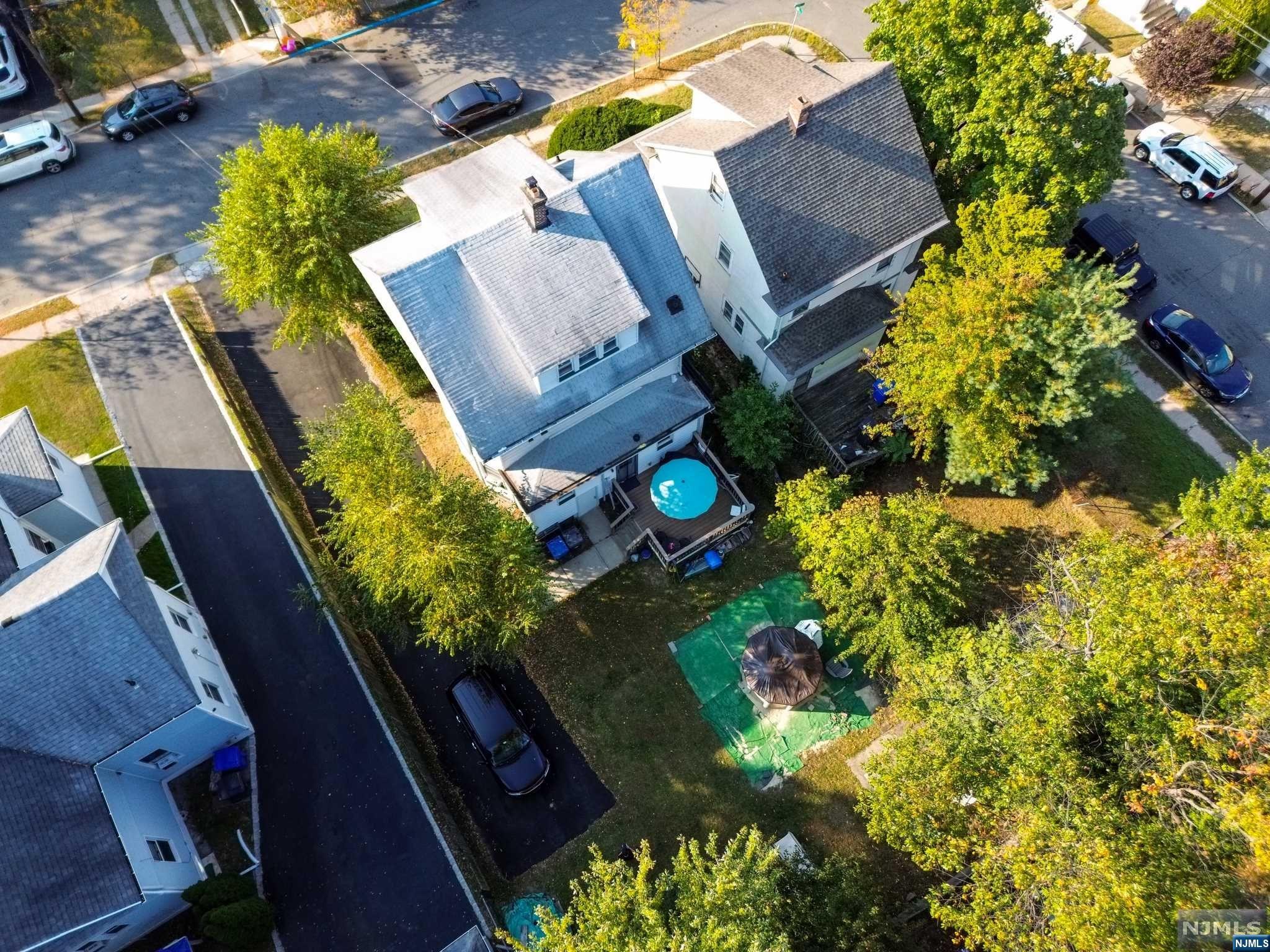 Englewood, New Jersey 07631, United States, 4 Bedrooms Bedrooms, ,2 BathroomsBathrooms,Residential,Pending,40150