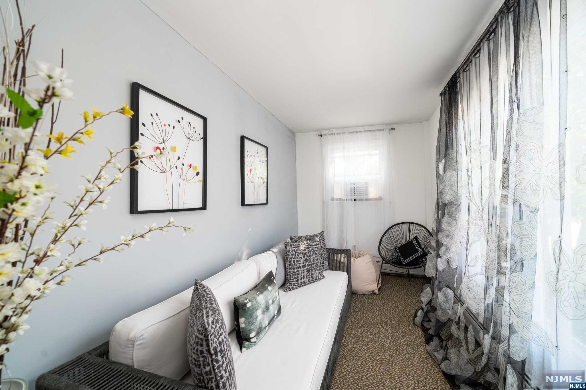 Englewood, New Jersey 07631, United States, 4 Bedrooms Bedrooms, ,2 BathroomsBathrooms,Residential,Pending,40150