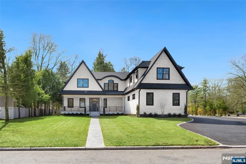 Photo of 803 Marshall, River Vale, NJ 07675 (MLS # 26008664)