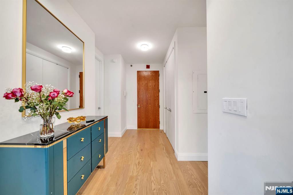 100 Carlyle Drive 9DN