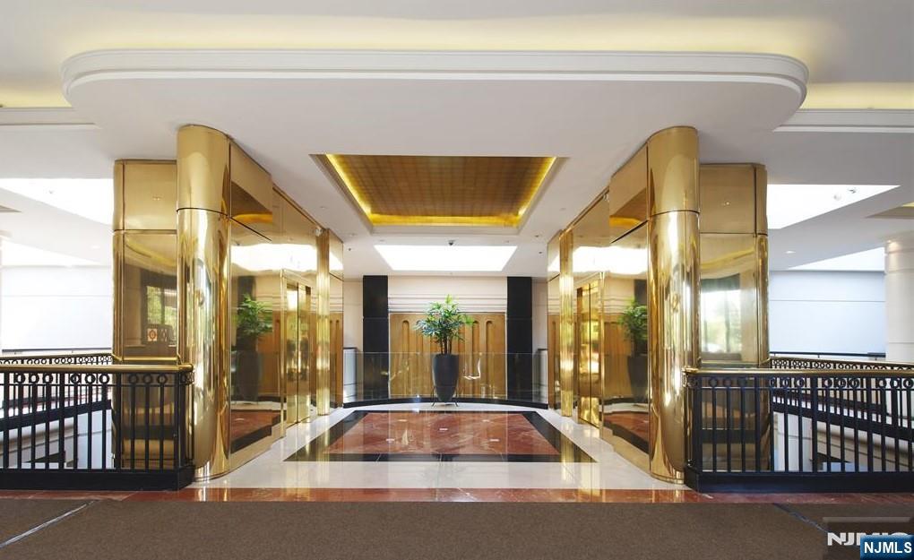 100 Carlyle Drive 9DN