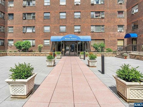 Photo of 6515 Boulevard E #2 J, West New York, NJ 07093 (MLS # 26005193)