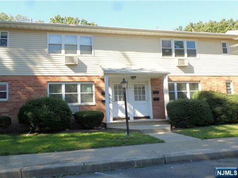 8B Lakeview Avenue 8B Leonia NJ 07605