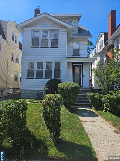 Photo of 275 S Burnett ST #2, East Orange, NJ 07018 (MLS # 26030969)