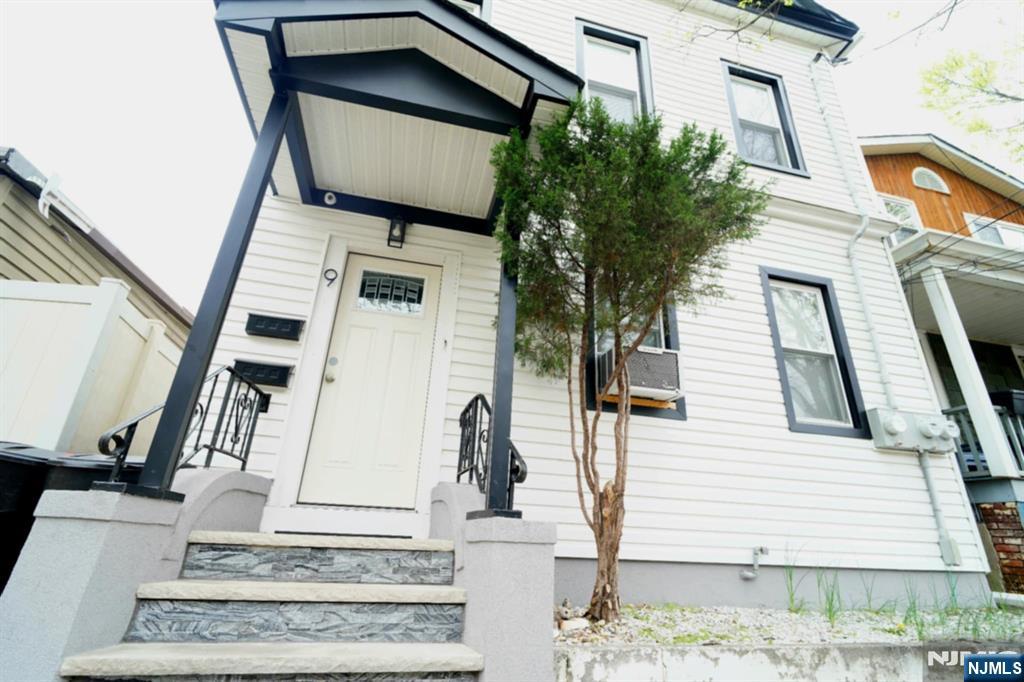 Property for Sale at 9 Maple Avenue, Wallington, New Jersey - Bedrooms: 4 
Bathrooms: 3 
Rooms: 10  - $699,000