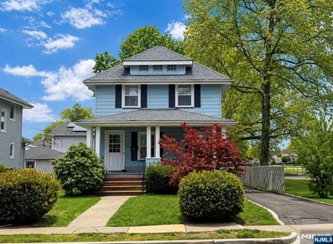 Photo of 312 Rochelle Ave, Rochelle Park, NJ 07662 (MLS # 26014917)