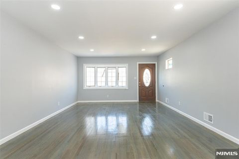 MLS: 25007231