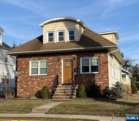 Photo of 65 May #2nd Floor Ap, Hawthorne, NJ 07506 (MLS # 26004974)