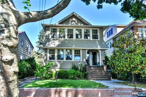 Photo of 220 Feronia WAY #1st Floor, Rutherford, NJ 07070 (MLS # 26019664)