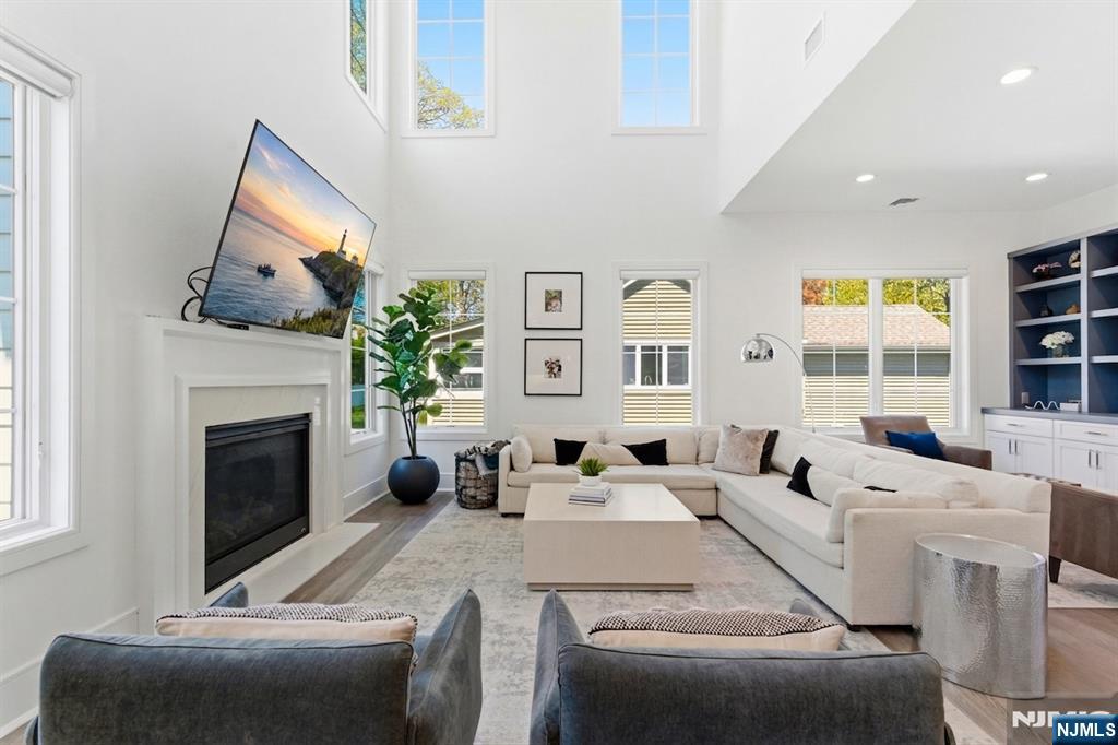 44 Crestwood Drive