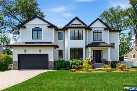 Photo of 44 Crestwood Drive, Glen Rock, NJ 07452 (MLS # 26015468)