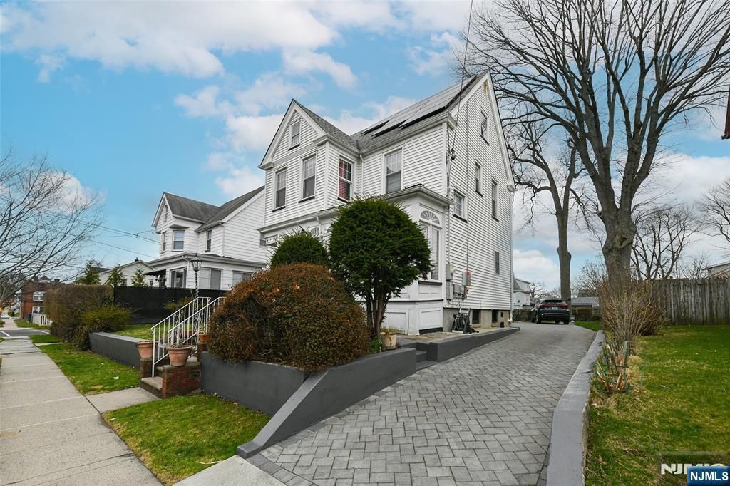 Photo of 144 Stuyvesant Avenue, Kearny, NJ 07032 (MLS # 26010694)