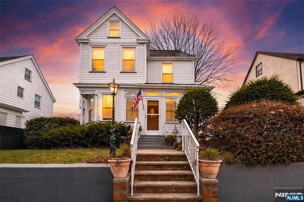 Photo of 144 Stuyvesant Avenue, Kearny, NJ 07032 (MLS # 26010694)