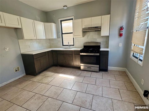 Photo of 911 S 18th ST, Newark, NJ 07108 (MLS # 26034460)