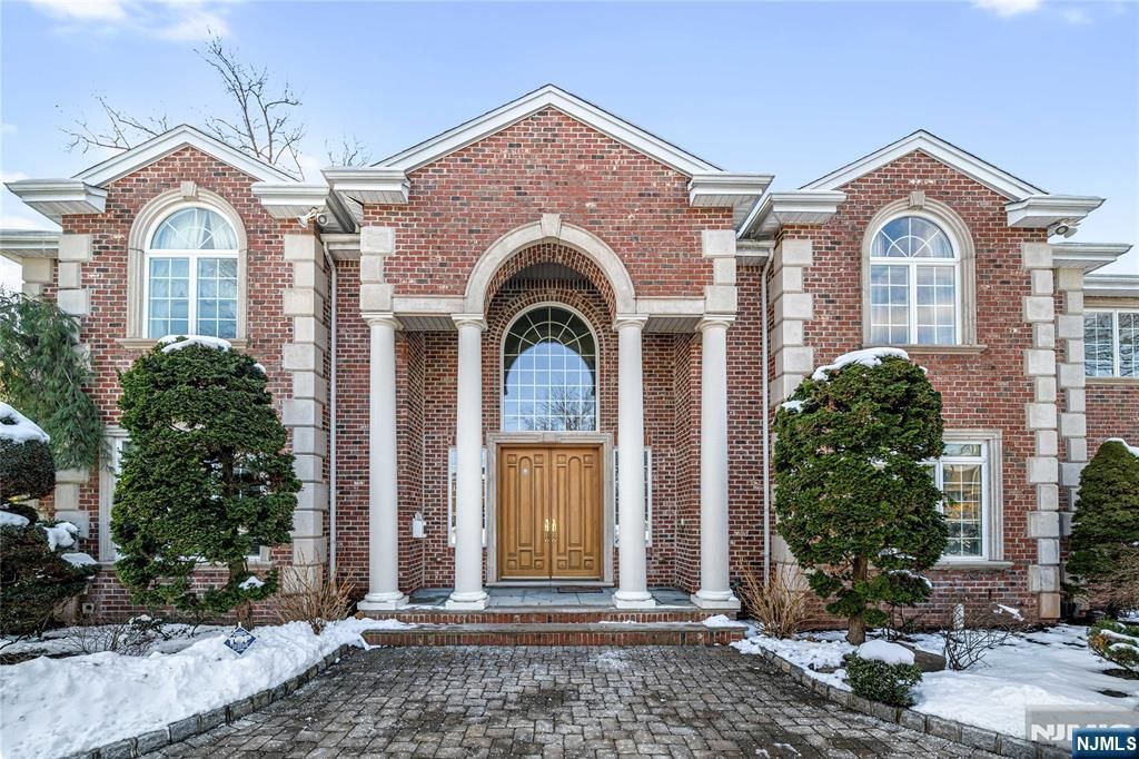 Photo of 21 Priscilla Lane, Englewood Cliffs, NJ 07632 (MLS # 26003869)