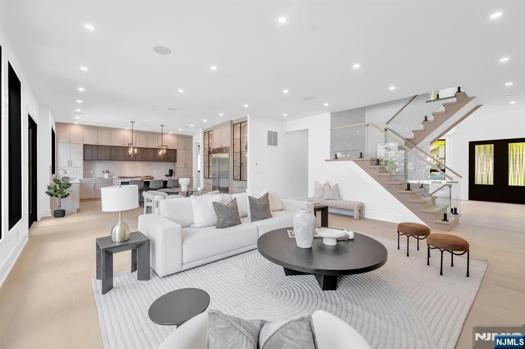 391 Burnet Place