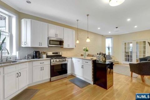 Photo of 47 47th #5, Weehawken, NJ 07086 (MLS # 26001164)