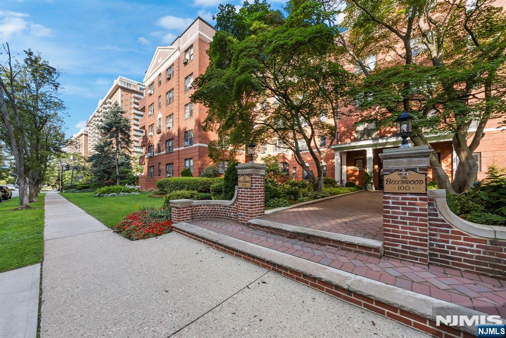 100 Prospect Avenue 1F