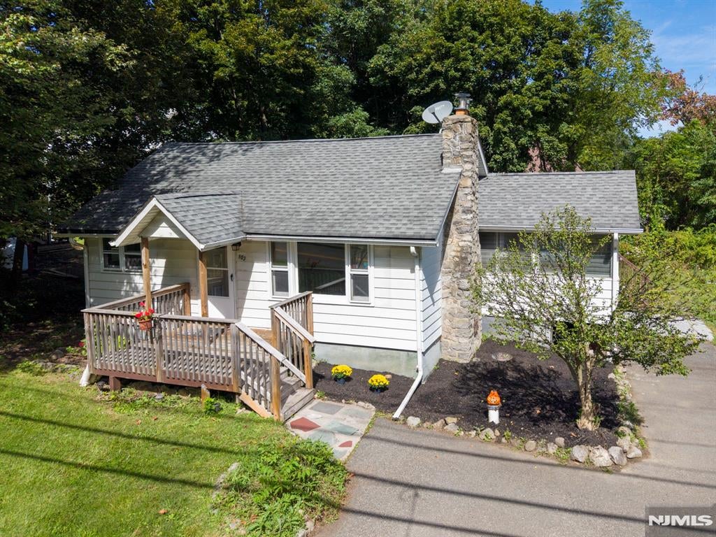 103 Breakneck Road
