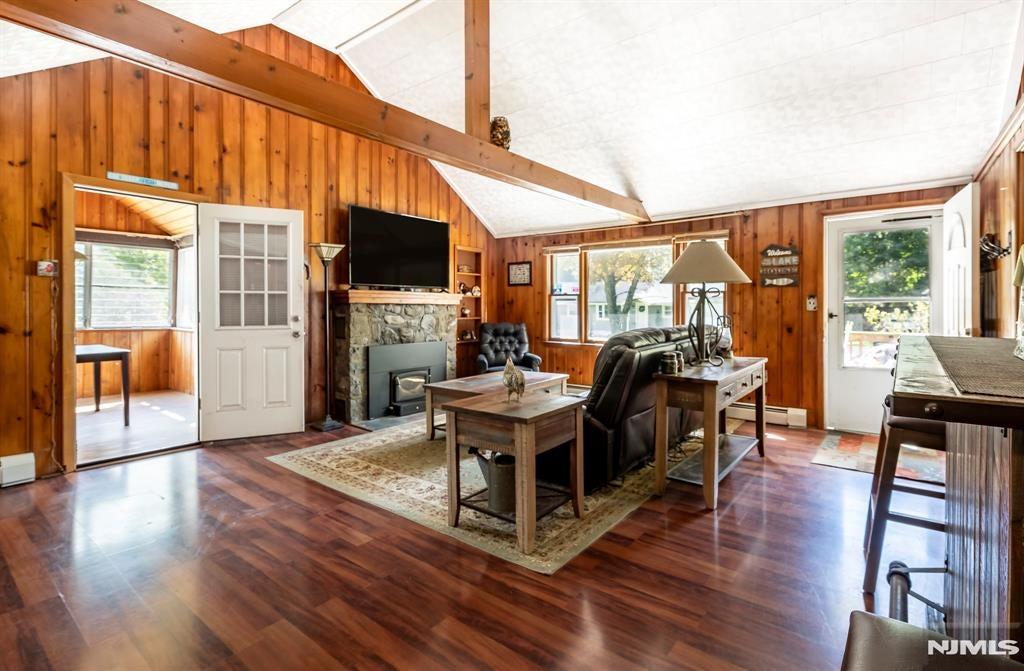103 Breakneck Road