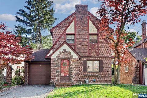 Photo of 65 Summit Rd, Clifton, NJ 07012 (MLS # 25038739) Photo of 65 Summit Rd, Clifton, NJ 07012 (MLS # 25038739)