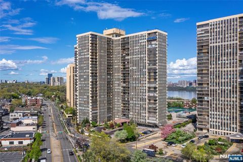 Photo of 300 Winston Dr #1723, Cliffside Park, NJ 07010 (MLS # 26013196)