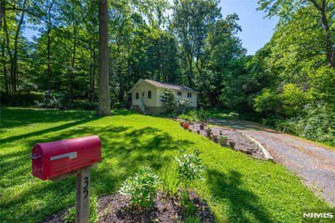 Photo of 35 Windy Bush Lane, Sparta, NJ 07871 (MLS # 26020844)