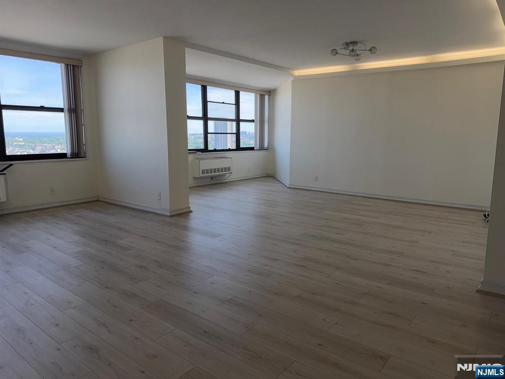 7000 Boulevard East 38 G