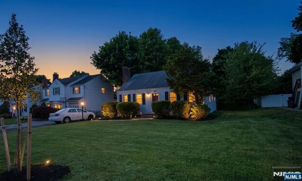 Photo of 34 Union Street, Hawthorne, NJ 07506 (MLS # 26018099)