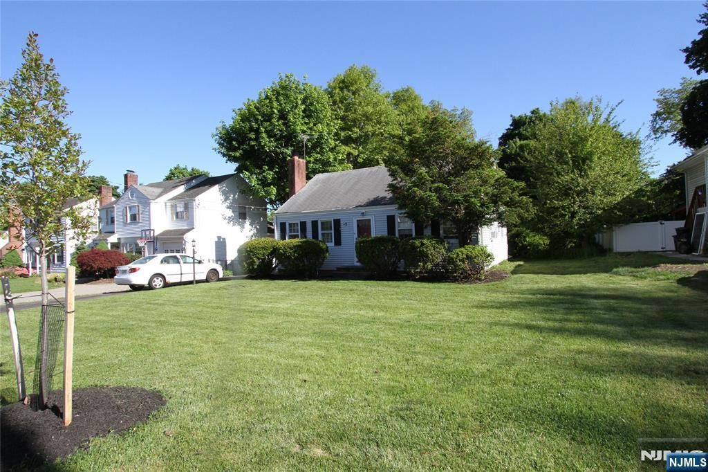 Photo of 34 Union Street, Hawthorne, NJ 07506 (MLS # 26018099)