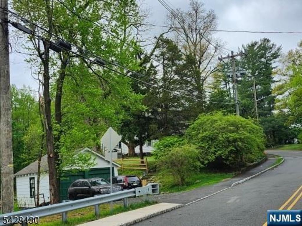 Photo of 56 Orton Road, West Caldwell, NJ 07006 (MLS # 26017656)