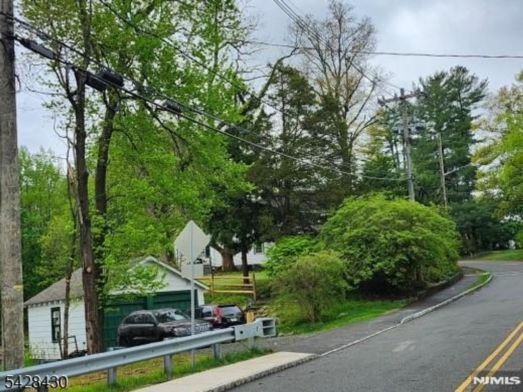 Photo of 56 Orton Road, West Caldwell, NJ 07006 (MLS # 26017656)
