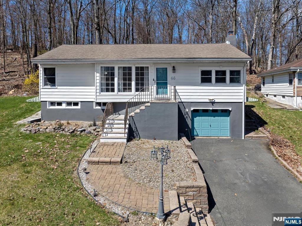 46 Algonquin Avenue, Rockaway Twp, New Jersey - 3 Bedrooms  
2 Bathrooms  
7 Rooms - 