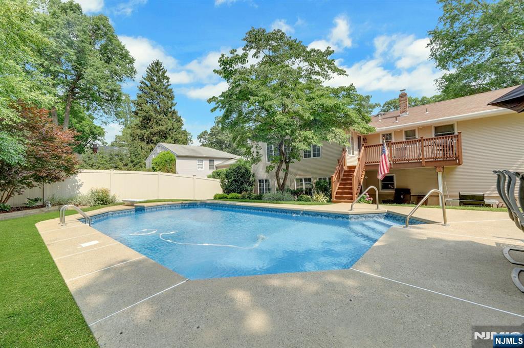 Homes for Sale in Northern NJ | ThisIsRiverEdge.com 33 Hurlbut Street