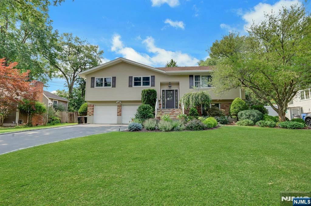 Homes for Sale in Northern NJ | ThisIsRiverEdge.com 33 Hurlbut Street