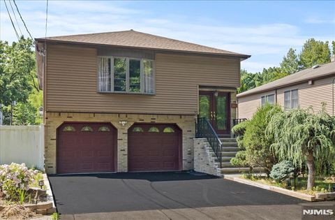 Photo of 286 Gilbert Ave, Elmwood Park, NJ 07407 (MLS # 26020432)