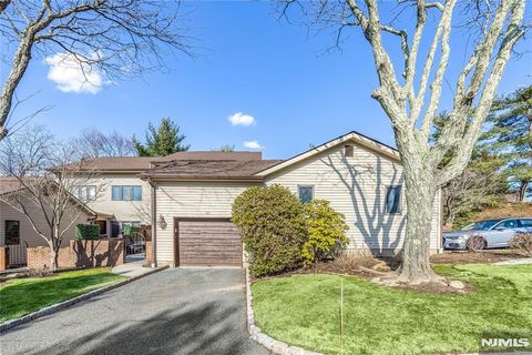 Photo of 89 Fisher Road, Mahwah, NJ 07430 (MLS # 26008562)