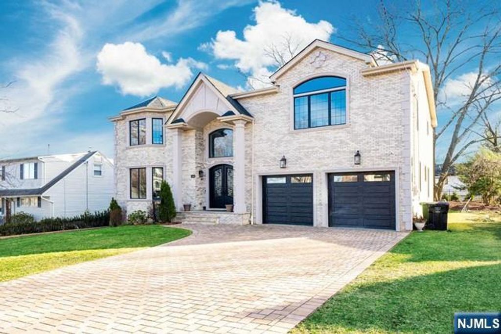 Photo of 160 Lawrence Drive, Paramus, NJ 07652 (MLS # 26009567)