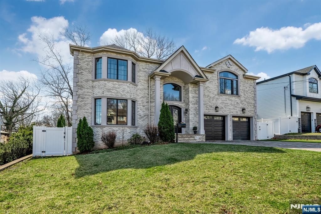 Photo of 160 Lawrence Drive, Paramus, NJ 07652 (MLS # 26009567)