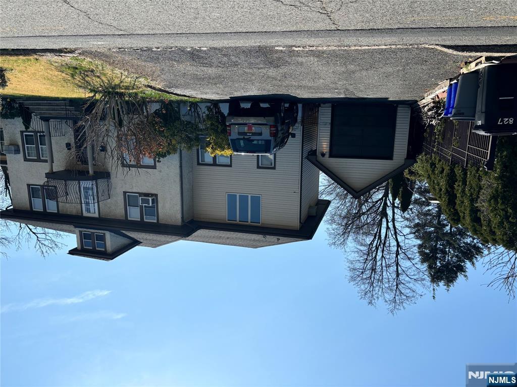 827 Pleasantview, Ridgefield, New Jersey - 1 Bedrooms  
1 Bathrooms  
4 Rooms - 