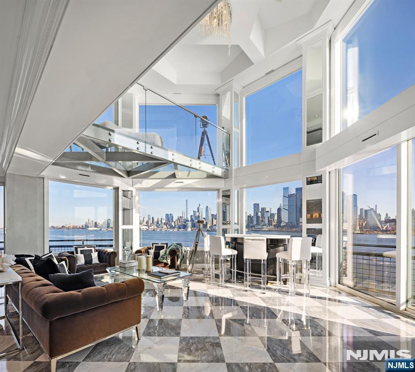600 Harbor Boulevard 1079-81